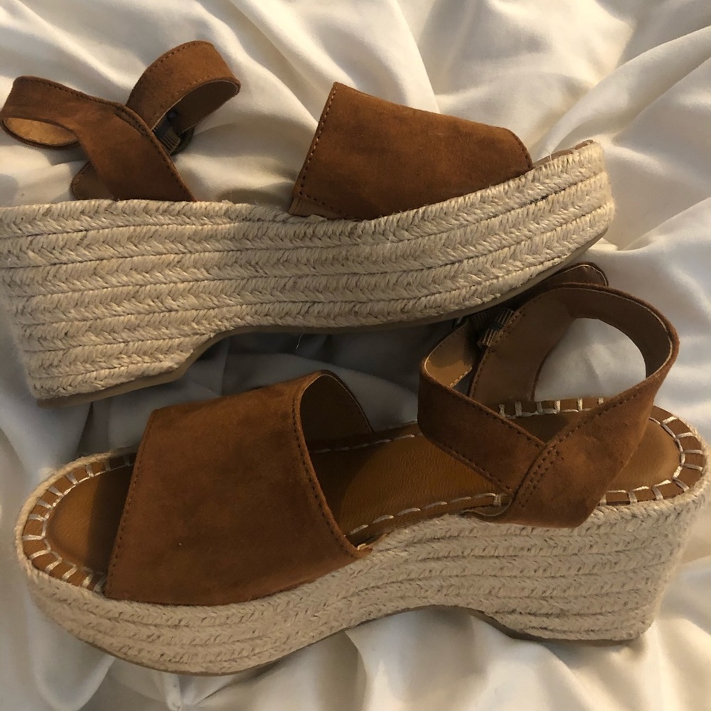**NEW stylist platform/wedge sandals**